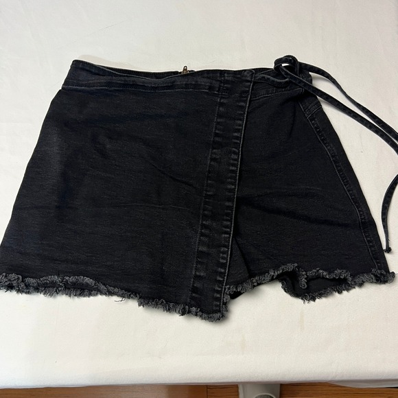 Versona Dresses & Skirts - VERSONA Skort Wrap Mini Skirt Frayed Hem Whimsigoth Grunge‎ Black Denim Size 8